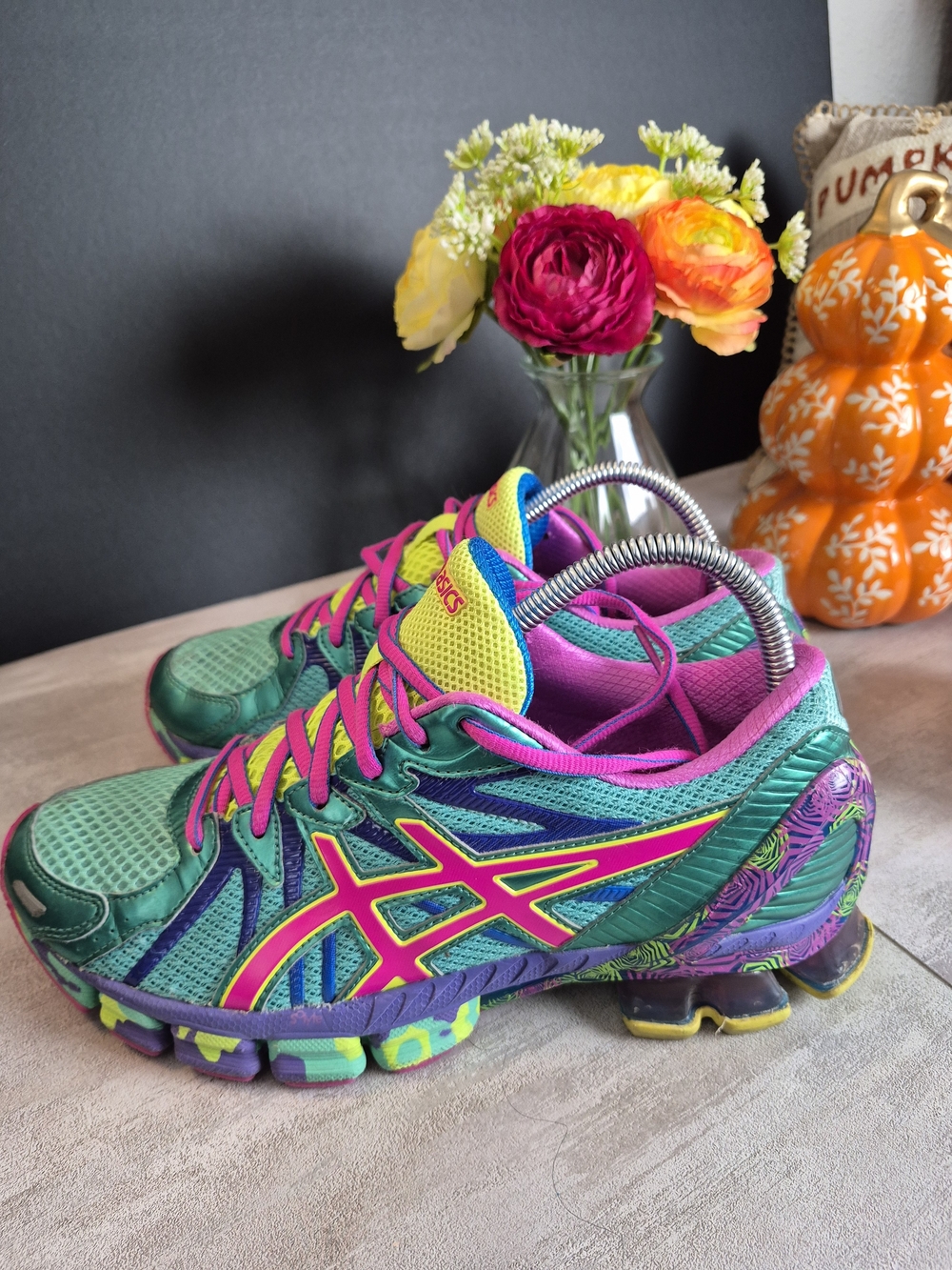 ASICS Women’s Running Shoes in Teal & Pink. Size 9